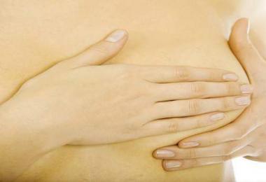 लोक उपचार का उपयोग करके स्तन फाइब्रोएडीनोमा का इलाज कैसे करें